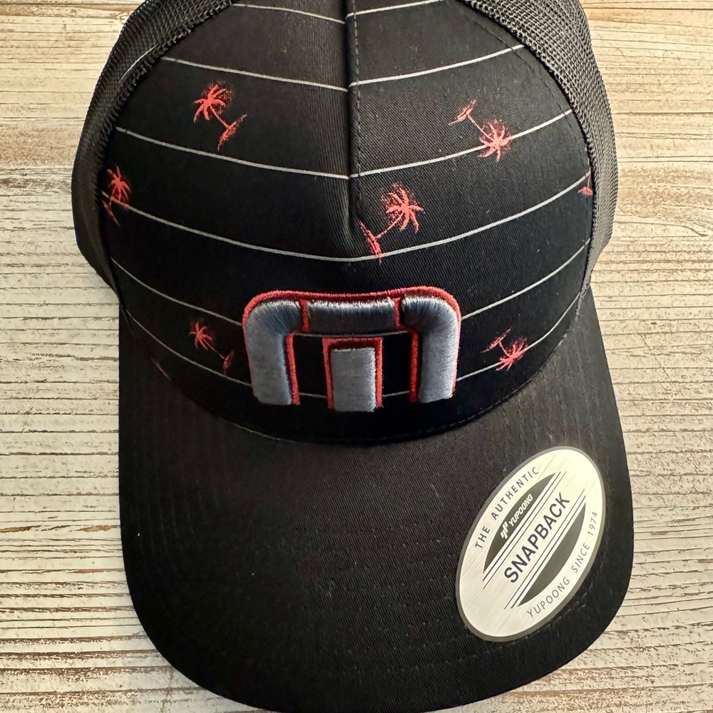 NEW Men’s Travis Mathew’s headwear 5 count